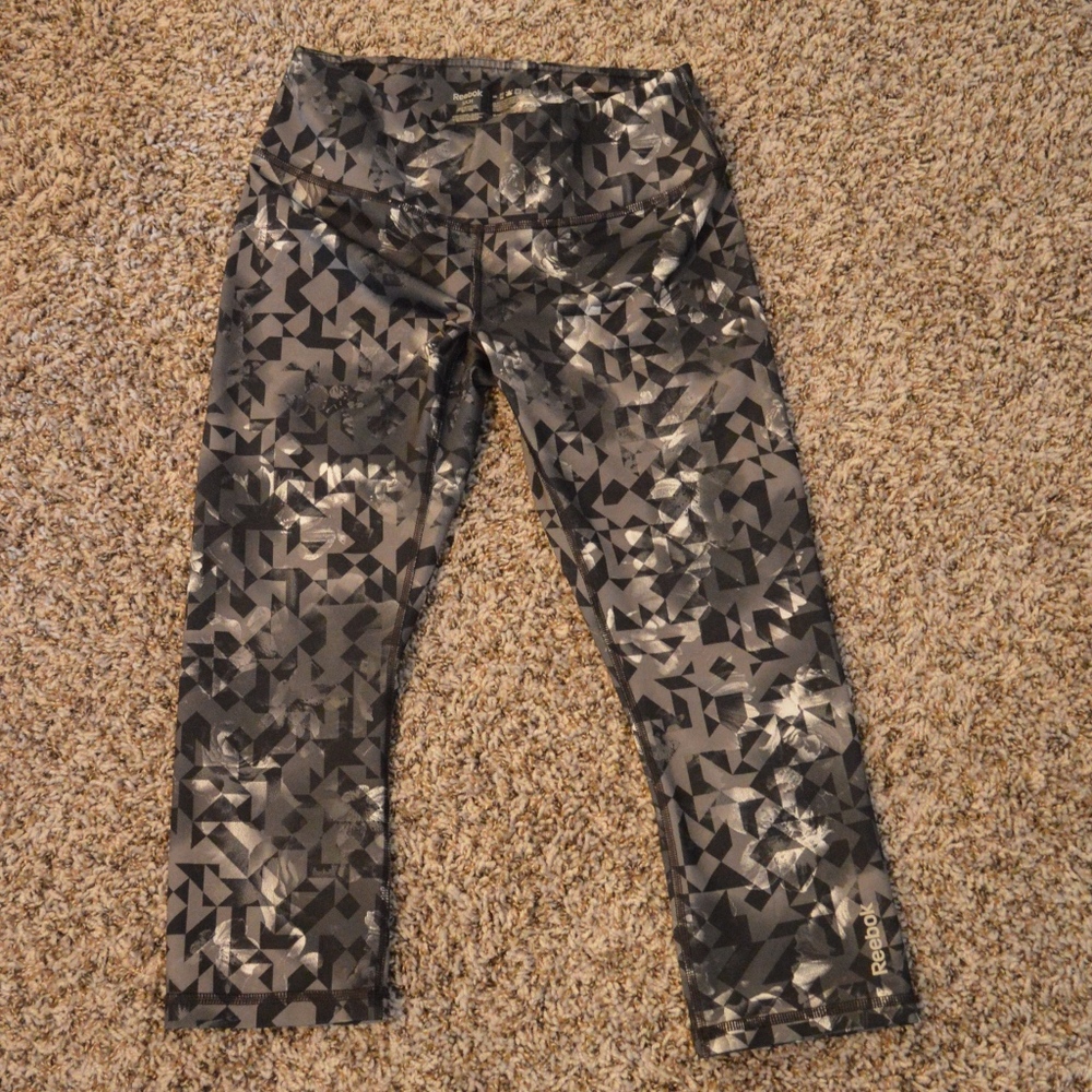 Reebok Capri stretch workout leggings